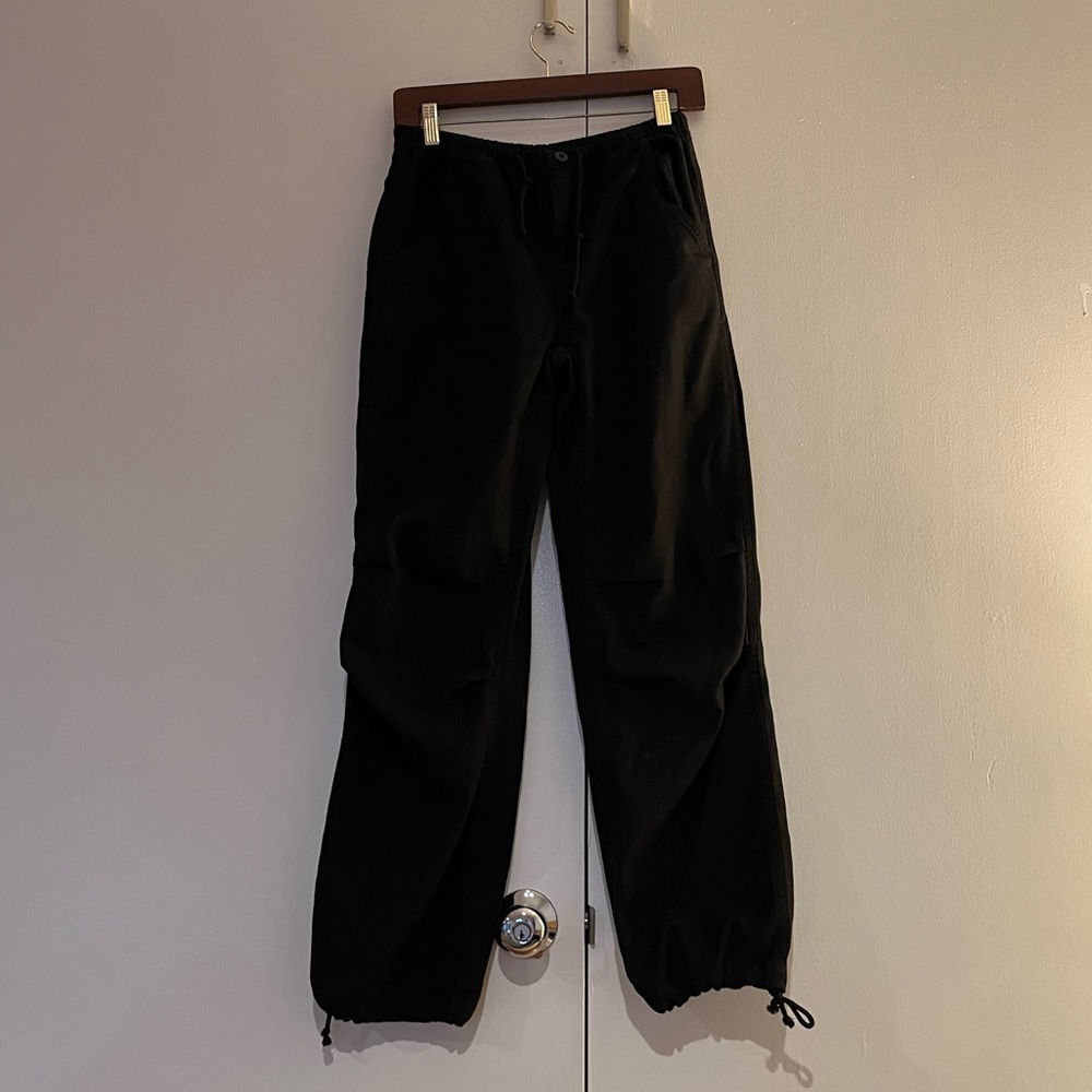 Tna cargo pants aritzia size xs perfect condition